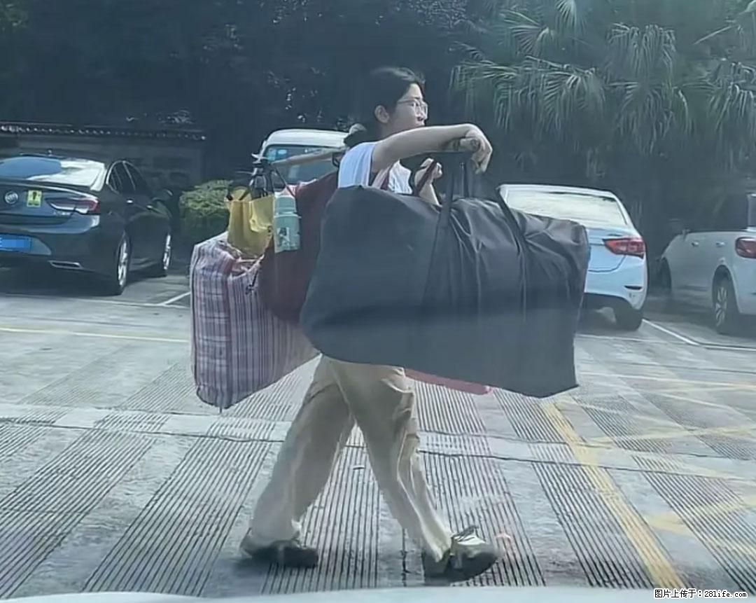 全网追的“扁担女孩”，找了一份暑假工，时薪12元 - 正定生活资讯 - 正定28生活网 zd.28life.com