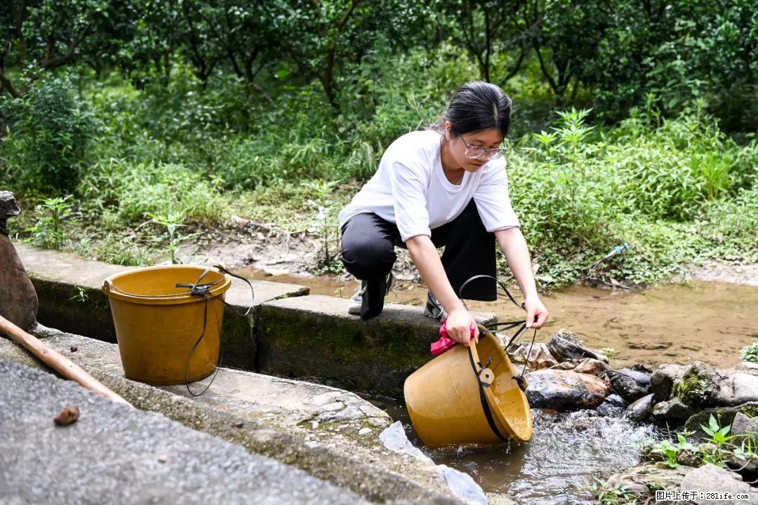 全网追的“扁担女孩”，找了一份暑假工，时薪12元 - 正定生活资讯 - 正定28生活网 zd.28life.com