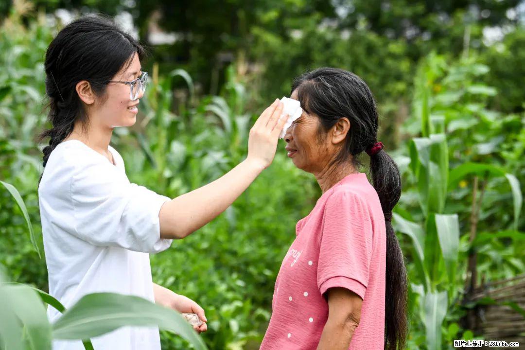 全网追的“扁担女孩”，找了一份暑假工，时薪12元 - 正定生活资讯 - 正定28生活网 zd.28life.com